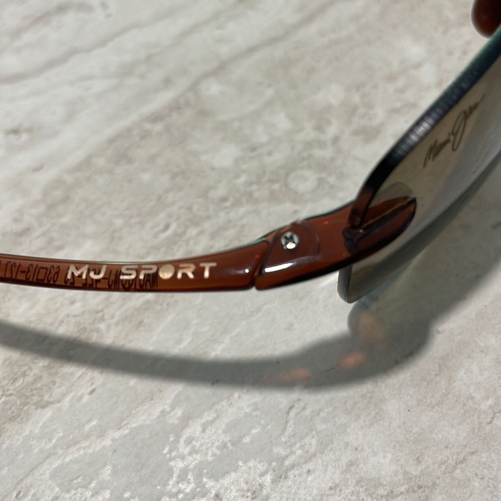 MJ Sport Maui Jim Polarized Frameless Sunglasses. - Picture 2 of 8